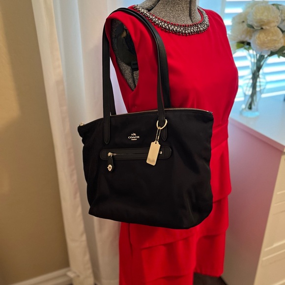 Coach Nylon Shoulder Bag. - Picture 3 of 3